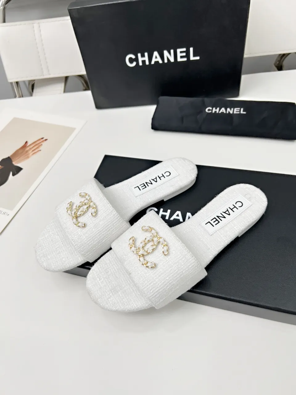 👟👟Ex-factory price 340👟👟 Genuine leather sole +30 Chanel 2024 new slippers🔥🔥 Official website counter, fabric sheepskin, lining sheepskin, foot pad goatskin, 3 colors optional, size 35-42